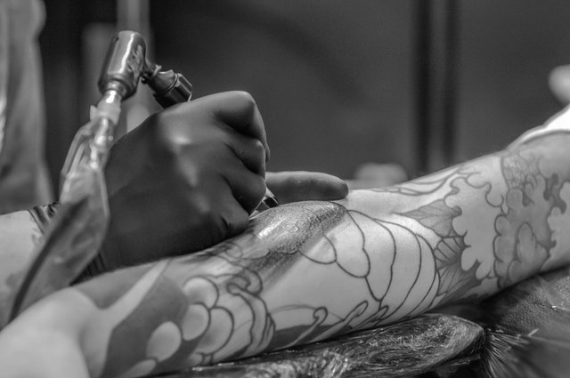 18 Nieuwe Stingray Tattoo ontwerpideeën voor mannen en vrouwen in 2020